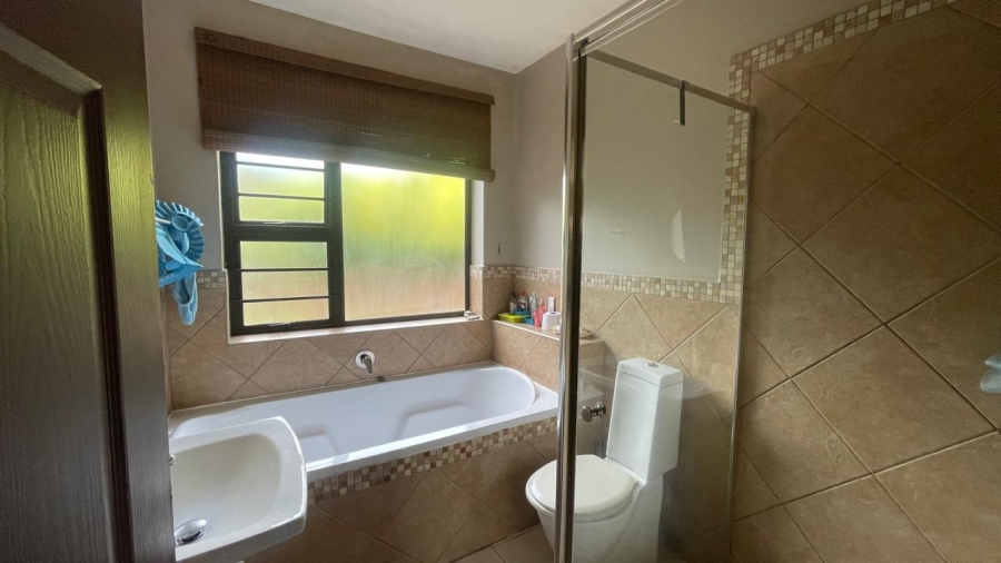 4 Bedroom Property for Sale in Blue Bend Eastern Cape